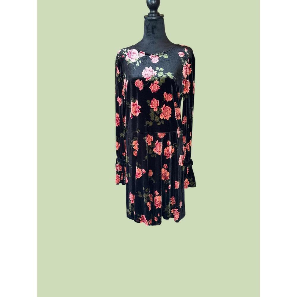 NWT Xhilration Women's Black Floral Long Sleeve Dress with V-Back - SIze L